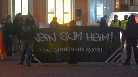 "Wir stellen uns quer" - Am Montagabend folgten nur 50 Menschen dem Bramm-Aufruf.