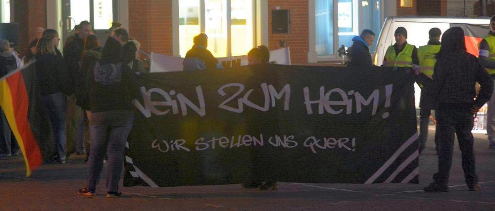 "Wir stellen uns quer" - Am Montagabend folgten nur 50 Menschen dem Bramm-Aufruf.