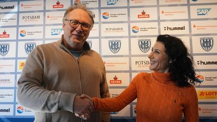SVB-Chef Archibald Horlitz und Romina Konrad von MegaTopSolar: SV Babelsberg und der neue Sponsor planen eine langfristige Partnerschaft.