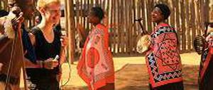 Jenseits von Mathe. Regieassistentin Clara Liepsch in Mosambik.