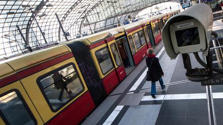 Wegen Bauarbeiten, unter anderem hier am Hauptbahnhof Berlin, wird die Ost-West-Trasse gesperrt.