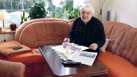 Mann der ersten Stunde. Vor 25 Jahren gründete Klaus-Jürgen Warnick mit weiteren von Rückübertragungsansprüchen Betroffenen den Kleinmachnower Nutzerverein. Zurzeit sichtet er Archivmaterial für die Jubiläumsveranstaltung.