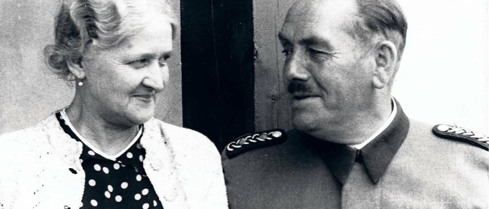 Komponist für Nazi-Lieder. Herms Niel, hier mit seiner Ehefrau Helene, komponierte Schlager und Marschmusik. Über ihn referierte der Musikpublizist Thomas Freitag im Potsdam Museum.