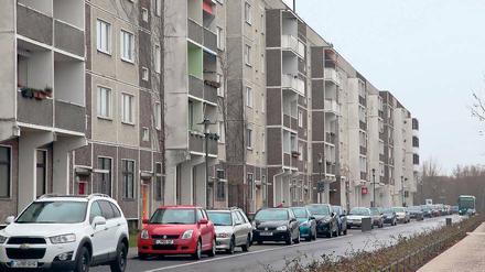 Pläne für die Platte. Aus dem Block in der Konrad-Wolf-Allee sollen moderne, energieeffiziente Wohnungen werden. Damit sie trotzdem erschwinglich bleiben, fließen Fördergelder in Millionenhöhe.