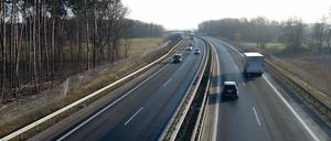 Des einen Freud, des anderen Leid. Zwar führte die neu gebaute Landesstraße 40 zur Entlastung des Güterfelder Ortskerns, aber dafür brachte sie den Anwohnern in Kienwerder und der Vogelsiedlung mehr Lärm. Weitere Schallschutzwände oder -wälle wird es jedoch vorerst nicht geben. 