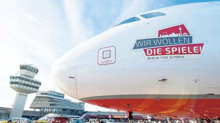 Schubumkehr. Air Berlin muss das „Olympia“ am Flieger rausschneiden.