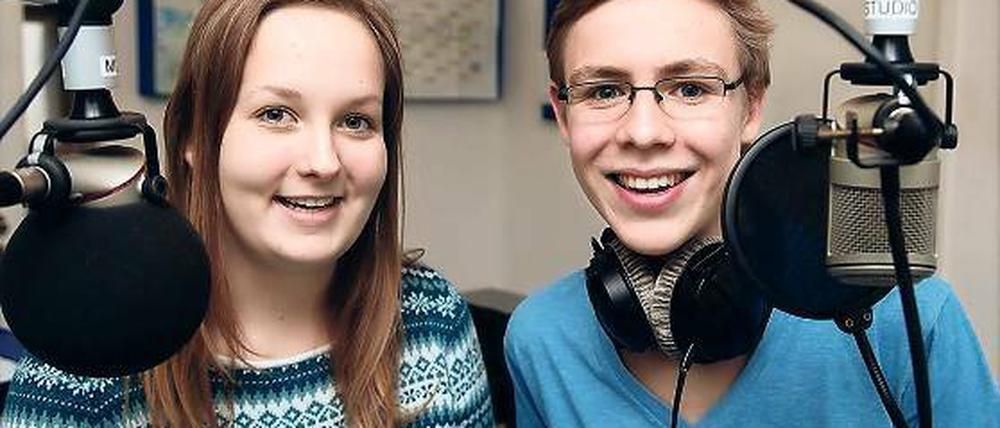 Aus Spaß am Radiomachen. Die beiden Zehntklässler des Humboldt-Gymnasiums, Judith Beyer und Bendix Lippe, sind die Macher des neuen Jugendradios „Unerhört“. Ab heute gehen sie und ihre Kollegen jeweils Mittwoch ab 18 Uhr auf UKW 89,2 für zwei Stunden auf Sendung.