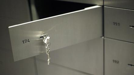 Handy ins Schließfach. Das garantiert Unerreichbarkeit