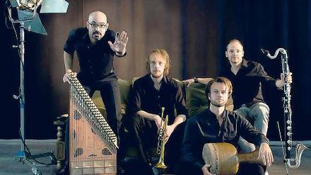 Orient oder Okzident? LebiDerya spielen mit der Fusion aus beidem.