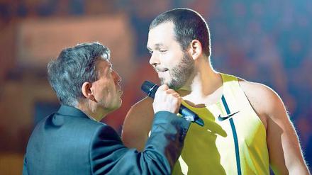 Mit dem Sport auf Du und Du. TV-Kommentator Dirk Thiele kennt Athleten aus der ganzen Welt. Vergangenen Dienstag holte er ein internationales Kugelstoß-Feld nach Potsdam – darunter Ryan Whiting aus den USA.