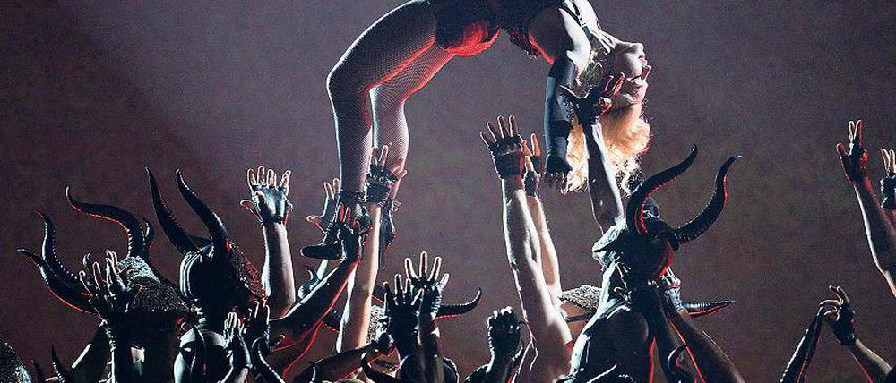 Klassikerehren. Madonna während ihres Auftritts bei der Grammy-Verleihung.