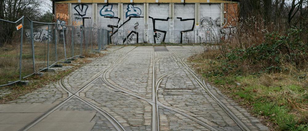 Das alte Straßenbahndepot in der Heinrich-Mann-Allee.