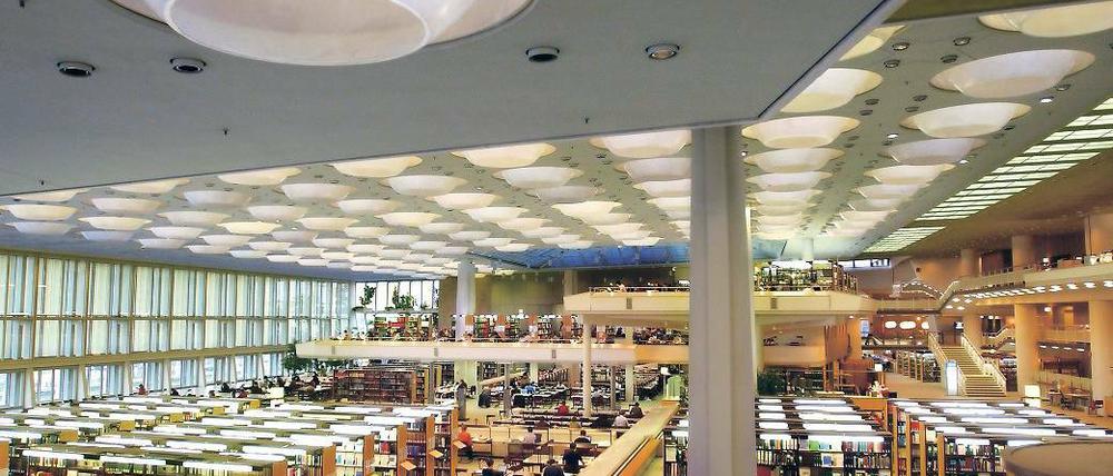 Räumliche Weite schafft Gedankenfreiheit. Blick in den Lesesaal der Staatsbibliothek am Kulturforum.