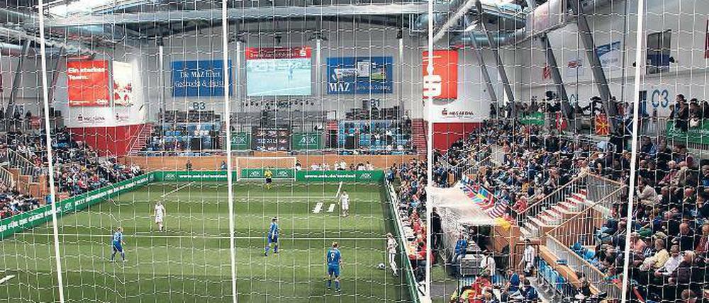 Hotspot für Frauenfußball. Die MBS-Arena wird am kommenden Wochenende wieder zur internationalen Bühne für Mannschaften aus sieben Ländern Europas. Insgesamt 32 Spiele werden in zwei Tagen zu sehen sein.