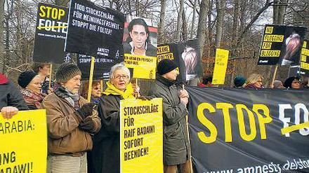 Weitermachen, weiterwachen. Rund 50 Menschen kamen zum Protest.
