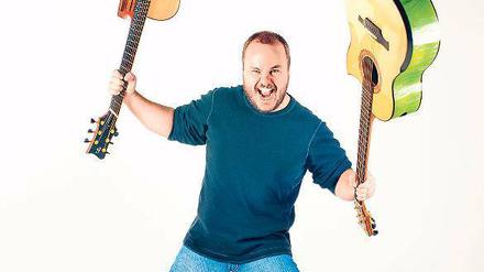 Irre. Zum Gitarrespielen braucht es schon ein gewisses Maß an Wahnsinn – über den verfügte beim Mini-Festival „theartof: Guitar“ im Waschhaus nicht nur Andy McKee, sondern auch die beiden anderen angereisten Musiker.