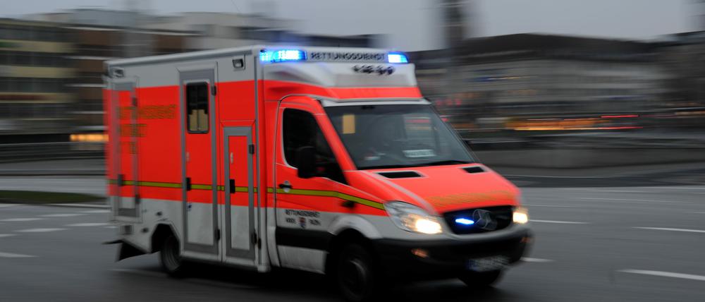 Zwei Unfallopfer wurden ins Krankenhaus gebracht.