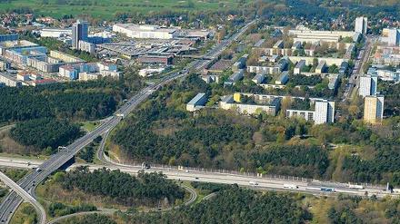 Die Nuthestraße wird täglich von rund 80 000 Fahrzeugen genutzt und ist eine der bedeutendsten Verbindungen für Berufspendler nach Berlin.