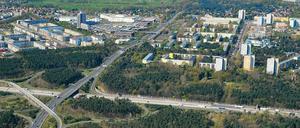 Die Nuthestraße wird täglich von rund 80 000 Fahrzeugen genutzt und ist eine der bedeutendsten Verbindungen für Berufspendler nach Berlin.