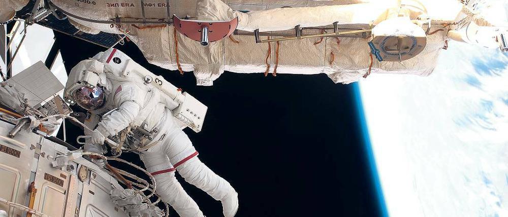 Leben im All? Auf der Internationalen Raumstation ISS befinden sich derzeit auch Mikroorganismen aus Potsdam. Die Wissenschaftler vom Geoforschungszentrum wollen wissen, ob sie dort ohne Sauerstoff und Sonne überleben können.