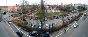 Die sogenannte Plantage an der Ecke Dortustraße/Yorckstraße soll nach historischem Vorbild hergerichtet werden. Eltern und Lehrer der Dortuschule kritisieren, dass der Platz dann nicht mehr wie bisher für Ballspiele genutzt werden kann. Die Potsdamer Bauverwaltung verteidigt ihre Planungen.