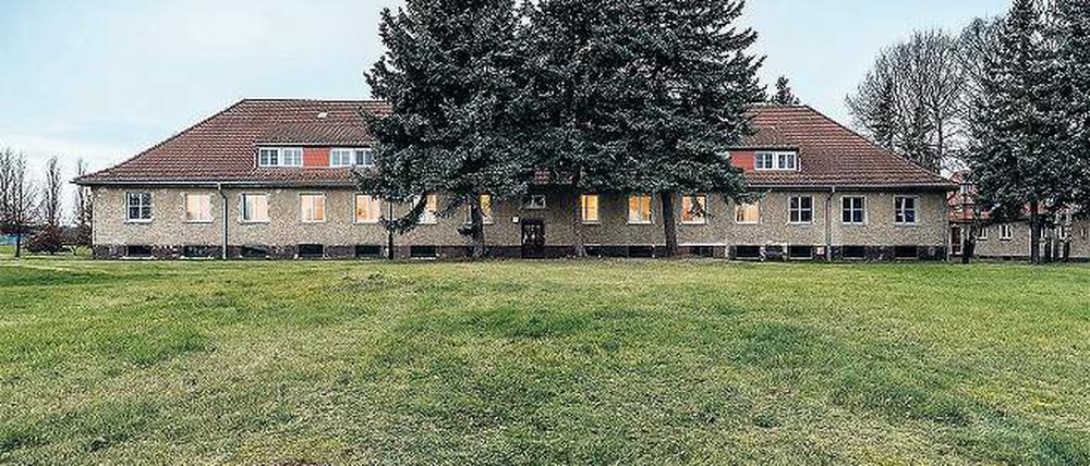 Vom Bundeswehr-Wohnheim zur Flüchtlingsunterkunft. Das Erstaufnahmelager in Ferch soll in den kommenden Wochen etwa 100 Asylbewerber aufnehmen.