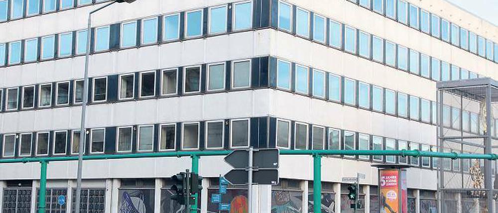Kunst statt Abriss. Das Rechenzentrum an der Breiten Straße soll Künstlern ein Quartier bieten, so die Ansage von Oberbürgermeister Jann Jakobs. Zu welchen Konditionen ist noch offen.