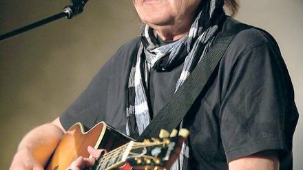 Zum Schluss ohne Lederjacke. Am überzeugendsten war Dieter „Maschine“ Birr an seiner Gitarre.