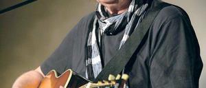 Zum Schluss ohne Lederjacke. Am überzeugendsten war Dieter „Maschine“ Birr an seiner Gitarre.