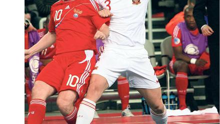 Wissenschaftlich erwiesen. Studien zeigen, dass Futsal die technischen Fähigkeiten vor allem junger Spieler stärker fördert als der traditionelle Hallenfußball.