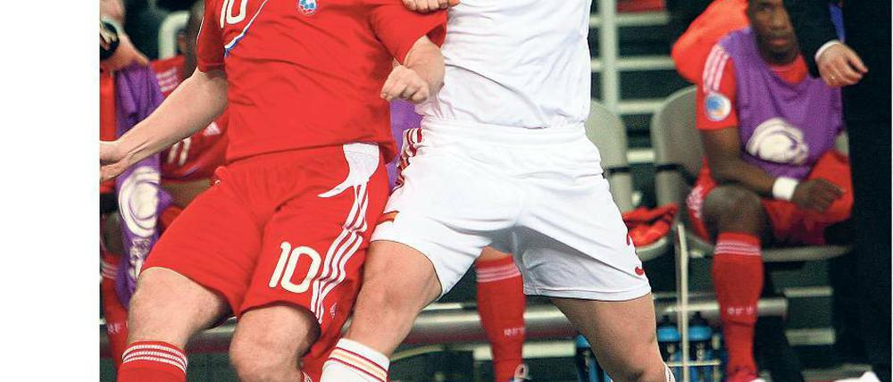 Wissenschaftlich erwiesen. Studien zeigen, dass Futsal die technischen Fähigkeiten vor allem junger Spieler stärker fördert als der traditionelle Hallenfußball.