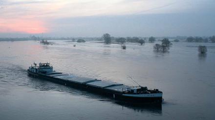 Vereinzelt. Zu wenig Lastschiffe laufen den Hafen in Wittenberge an.