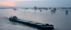 Vereinzelt. Zu wenig Lastschiffe laufen den Hafen in Wittenberge an.
