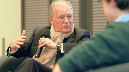 Zur Lage der Nation. Schüler der Marienschule befragten Wolfgang Ischinger zum Diplomatenalltag. Neben Schülern und Lehrern kamen viele Eltern zu dem Zeitzeugengespräch.