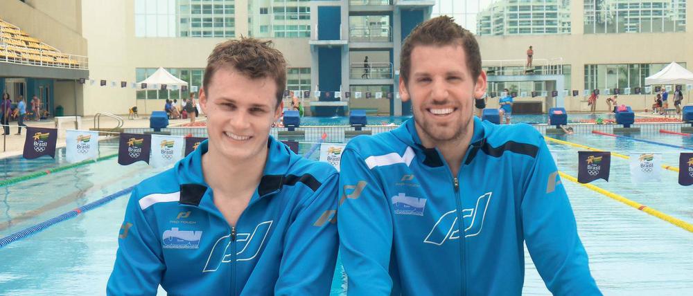 Olympisches Feeling in Rio de Janeiro. Die Potsdamer Christian Diener (l.) und Yannick Lebherz trainieren mit weiteren deutschen Spitzenschwimmern in dem Bad, das bei Olympia 2016 als Austragungsort der Wassersprung-Wettbewerbe genutzt werden soll.