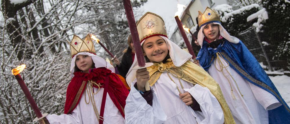 Sternsinger sammeln bundesweit Geld für andere Kinder.