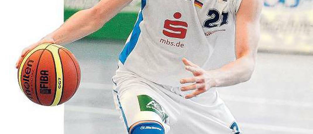 Ihn hatte es im Saisonverlauf auch erwischt. RSV-Flügelspieler David Herwig musste wegen eines Bänderanrisses vier Wochen pausieren.
