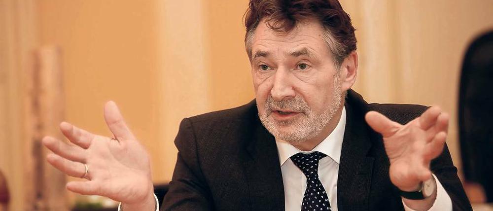 Zwölf Jahre im Amt. Seit 2002 regiert Jann Jakobs (SPD) die Landeshauptstadt. Die zweite Hälfte seiner zweiten achtjährigen Amtszeit hat begonnen.