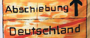 Mehr Abschiebungen. Die Zahl der abgelehnten Asylsuchenden in diesem Jahr ist laut Bundesinnenministerium deutlich höher als in den Vorjahren.