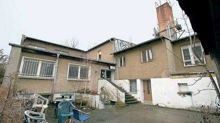 Maroder Charme. Seit rund 15 Jahren wird die ehemalige Limonadenfabrik in der Geschwister-Scholl-Straße 77 von Kreativen der Künstler- und Musikszene genutzt. Der neue Eigentümer des Gebäudes will auf dem Grundstück zwar Wohnungen bauen, die meisten Mieter sollen aber bleiben können.