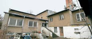 Maroder Charme. Seit rund 15 Jahren wird die ehemalige Limonadenfabrik in der Geschwister-Scholl-Straße 77 von Kreativen der Künstler- und Musikszene genutzt. Der neue Eigentümer des Gebäudes will auf dem Grundstück zwar Wohnungen bauen, die meisten Mieter sollen aber bleiben können.