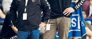 Wie angewurzelt. In der Bundesliga kommen die Füchse mit Manager Hanning (vorne) und Trainer Sigurdsson nicht vom Fleck. Heute empfangen sie Göppingen.