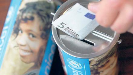 Richtig spenden. Damit das Geld wirklich einem guten Zweck zugute kommt, sollte auf Spendensiegel geachtet werden. Diese kennzeichnen seriöse Hilfsorganisationen.