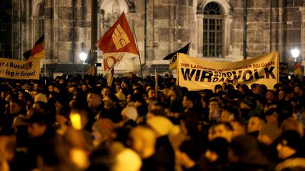Die Pegida-Demonstranten empfinden sich als Sprachrohr des Volkes, gegenüber den Medien hegen sie tiefes Misstrauen.
