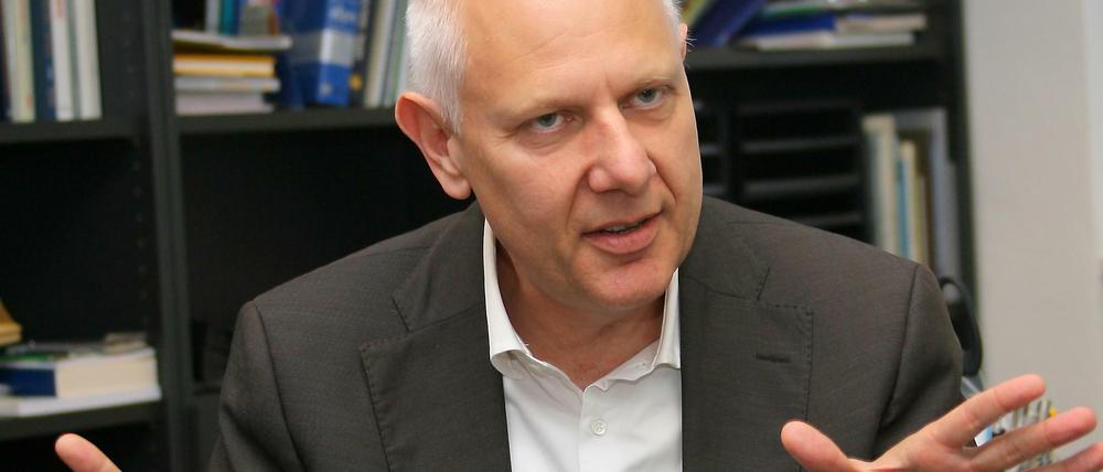 Forscher Matthias Horx prophezeit ein Smartphone-Verbot an öffentlichen Orten.