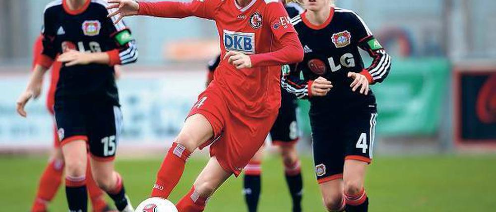 Sie ist zurück. Johanna Elsig steht nach längerer Verletzungspause wieder im Turbine-Aufgebot und ist heute unter Flutlicht besonders motiviert.