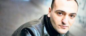 „Habt ihr schon mal daran gedacht abzuhauen?“ Nuran David Calis hat es bei der Frage allein nicht belassen.