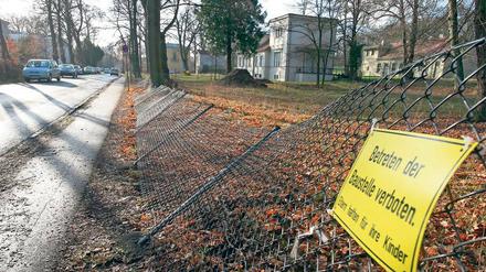 Zaun kaputt. Die Biop distanzierte sich von den Randalierern.