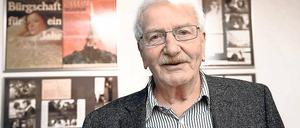 Kritischer Geist. Der Regisseur Herrmann Zschoche bei der Eröffnung der Foyerausstellung im Filmmuseum.