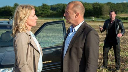 Das verbindet. Charlotte Lindholm (Maria Furtwängler) hat Jan-Peter Landmann (Heino Ferch) gerade das Leben gerettet.